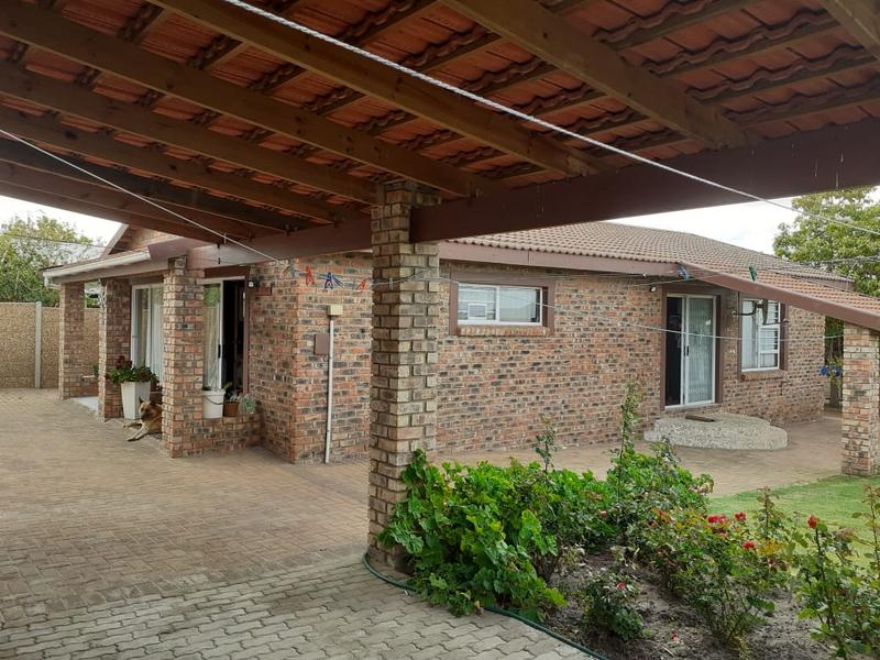 2 Bedroom Property for Sale in Albertinia Western Cape